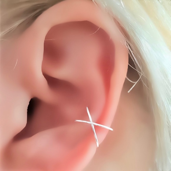 Criss Cross Conch Ear Cuff Clip On Fake Cartilage Earring Nonpierced Non Pierced - Picture 2 of 6
